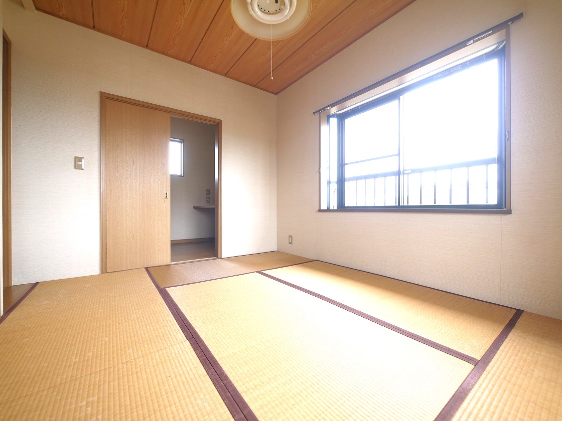 2F和室6帖にはテレワークルームをご用意