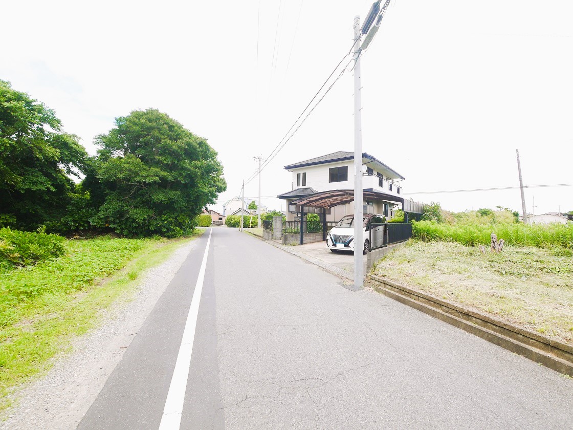 前面道路です