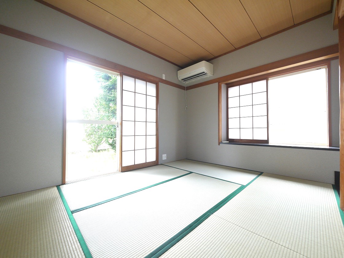 しっとりと落ち着いた雰囲気の和室6帖です