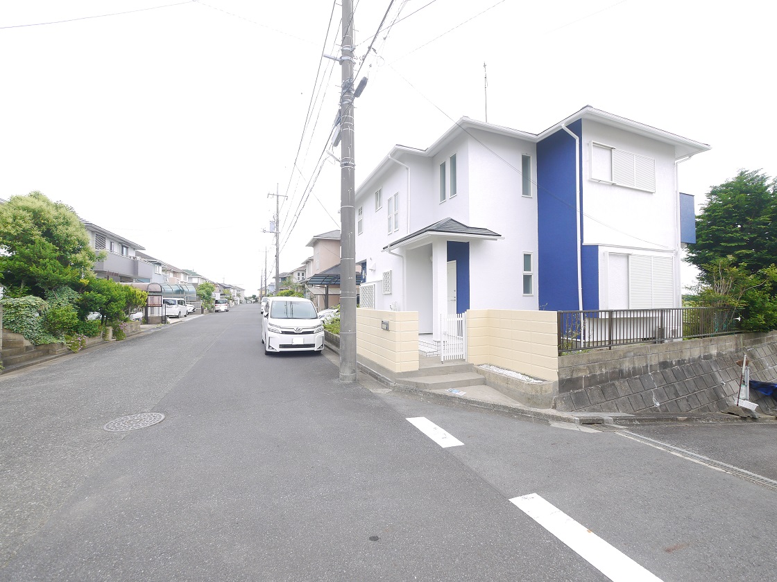 前面道路です