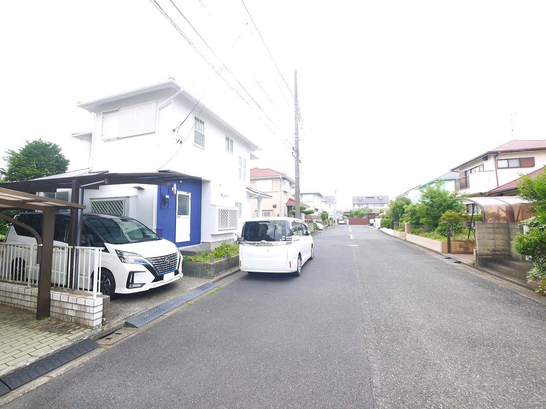 前面道路です