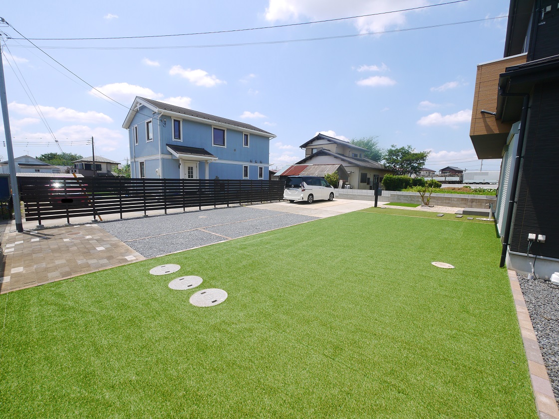 ゆとりの敷地で休日にはドッグランも可能です