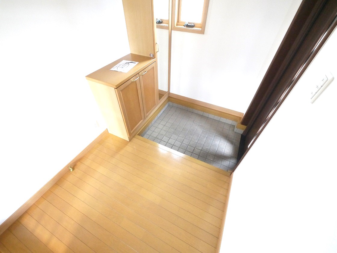 いつも気持ち良くご家族を迎えられる玄関収納付です