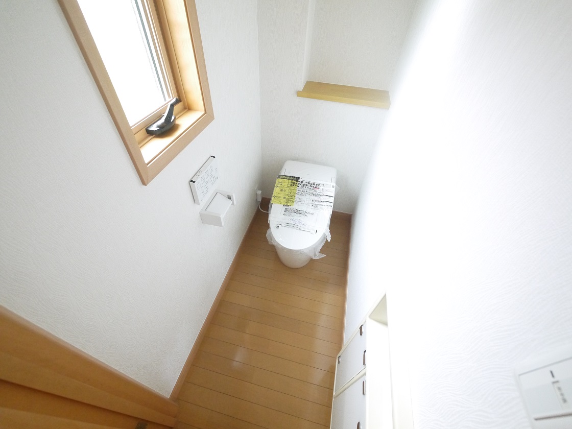 タンクレストイレで狭くなりがちなトイレスペースもスッキリ