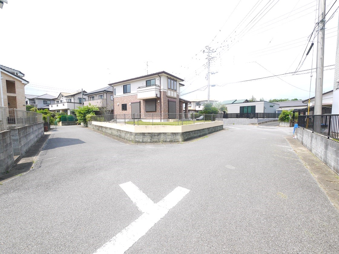 前面道路です