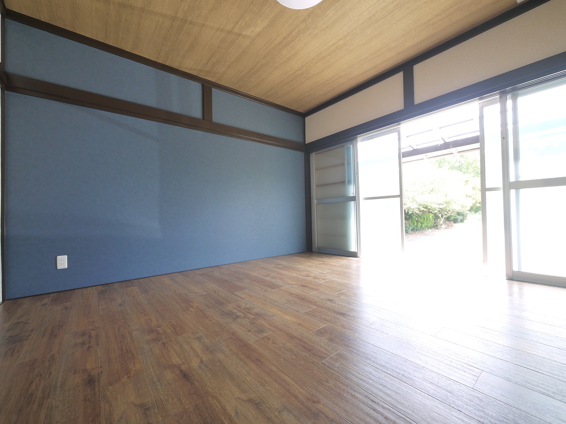 洋室8帖です
