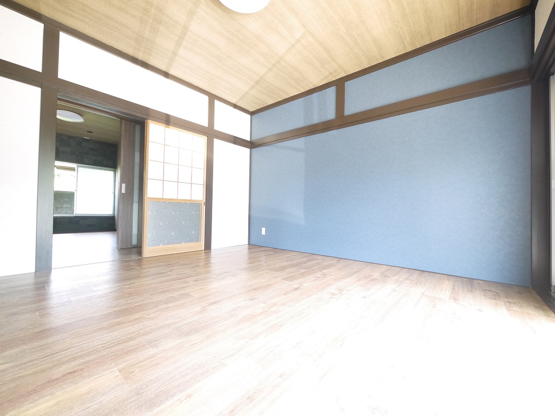 洋室8帖です