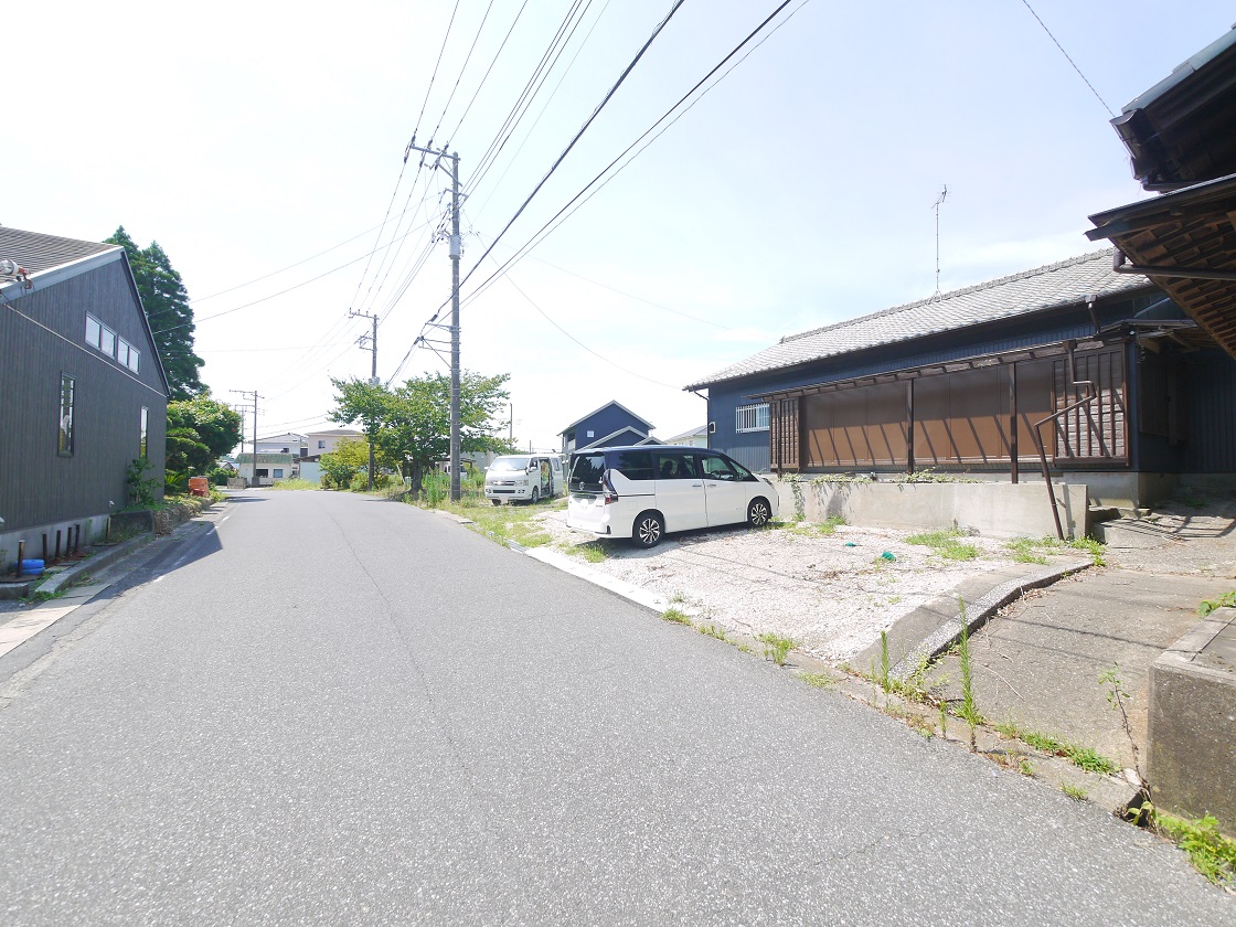 前面道路です