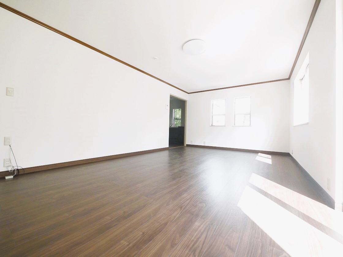 広々リビングは自然とご家族が集まる空間です