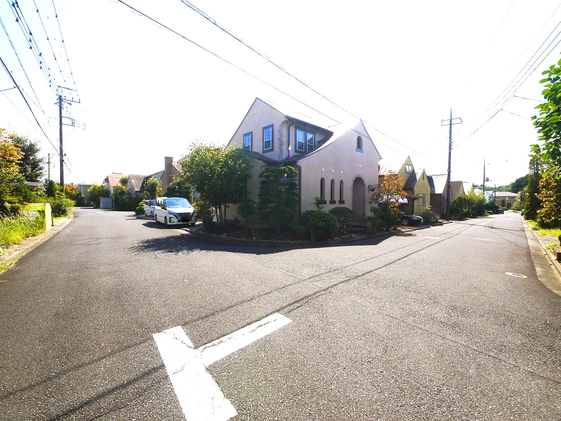 前面道路です