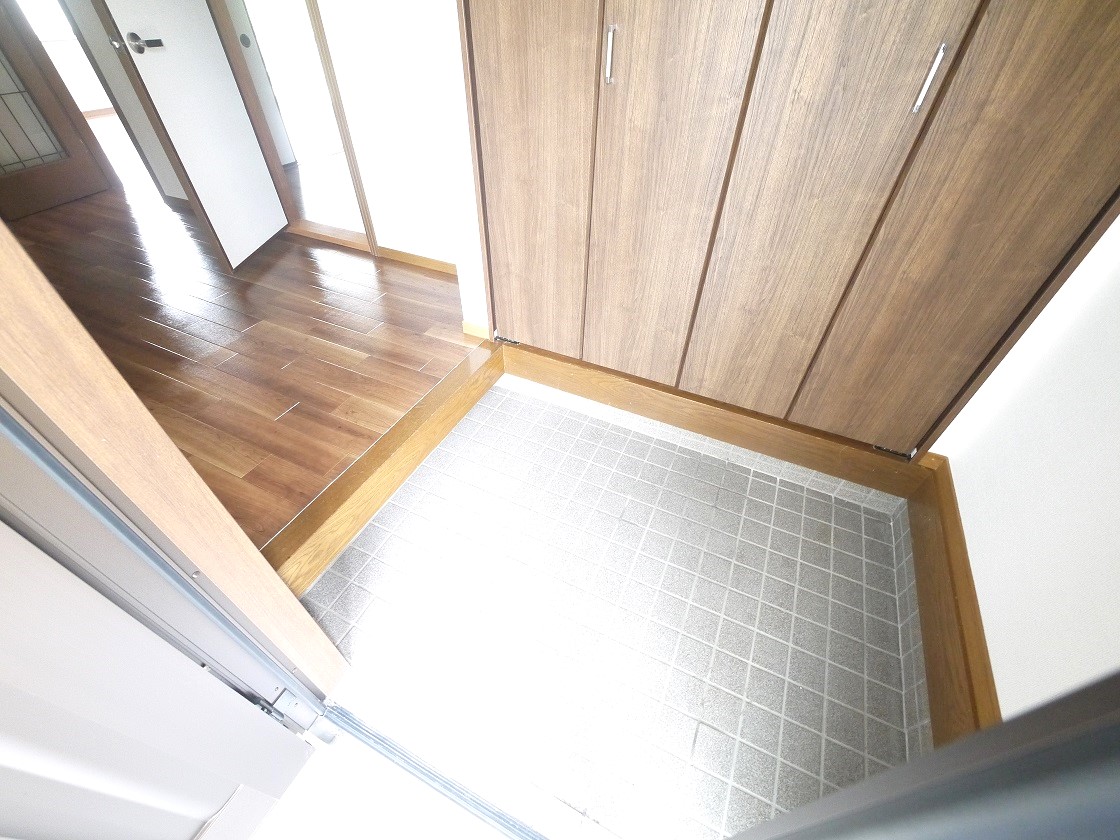 いつも気持ち良くご家族を迎えられる玄関収納付です