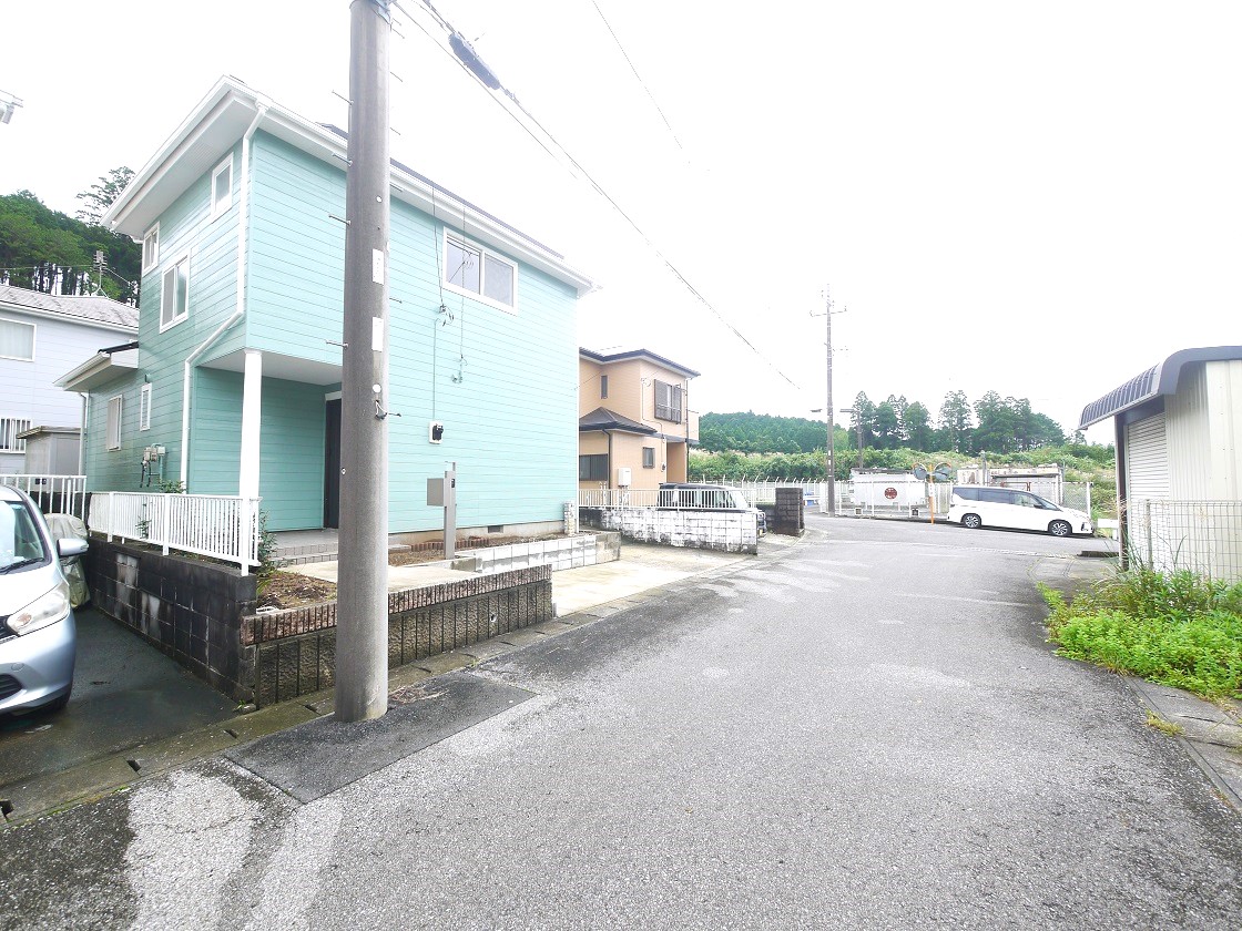 前面道路です