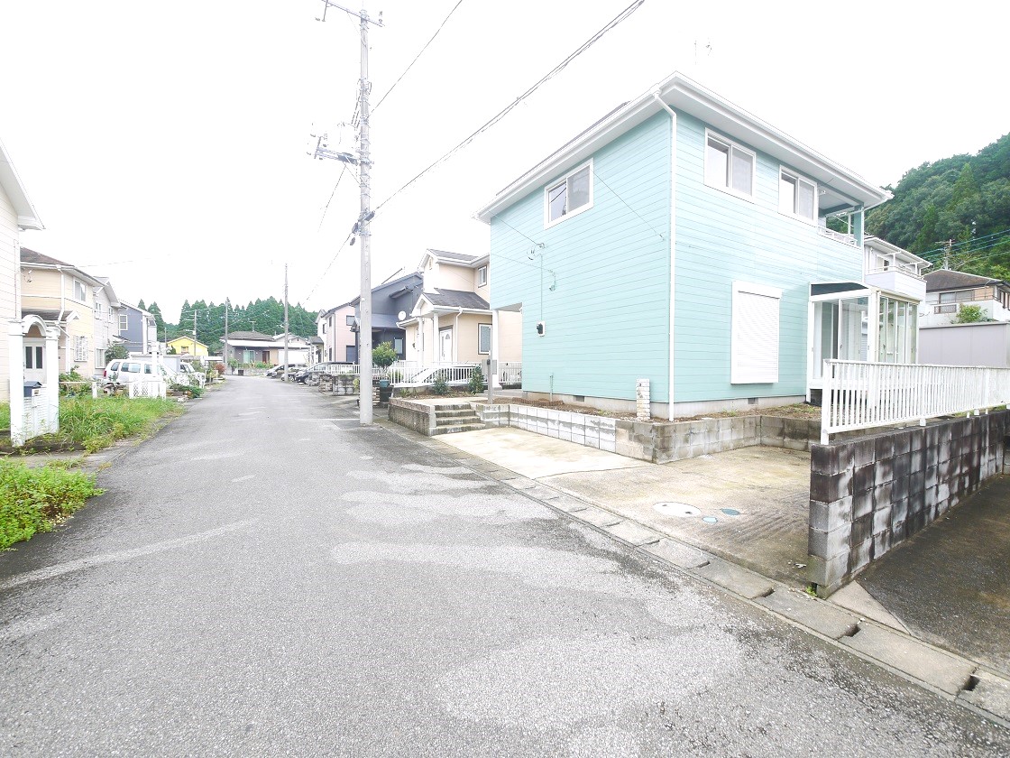 前面道路です