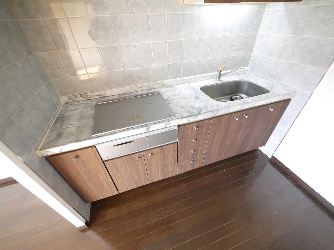 火を使わないIHクッキングヒーターはお子様も安心