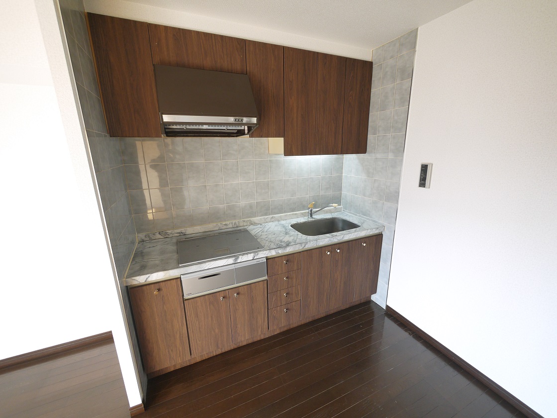 小さなお子様とも料理を楽しめるIHクッキングヒーター