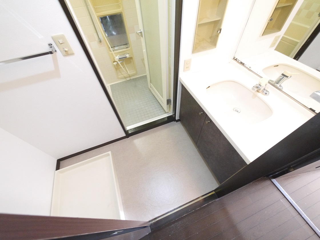 上質な洗面空間がゆとりの時間を演出します