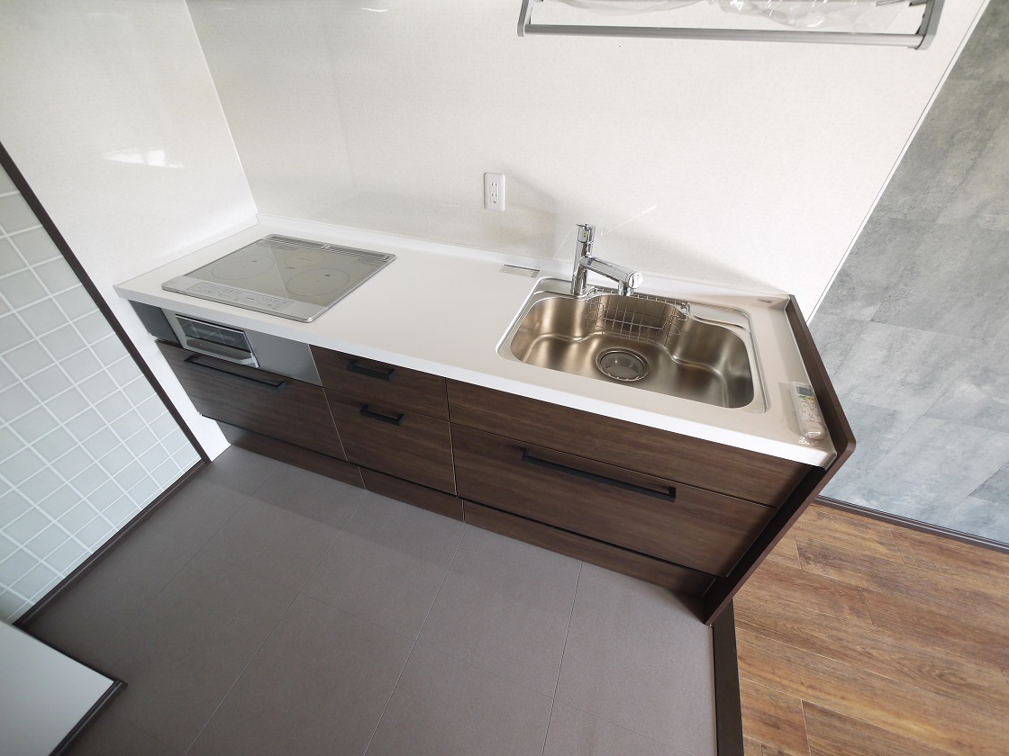 火を使わないIHクッキングヒーターで空気もクリーン