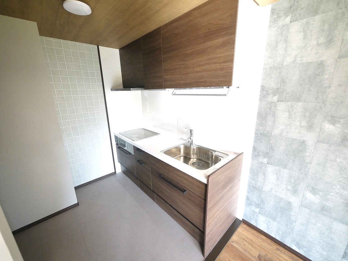 小さなお子様とも一緒に料理を楽しめるIHクッキングヒーター