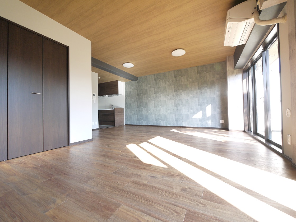 ご家族の会話がはずむ、開放的なLDKです